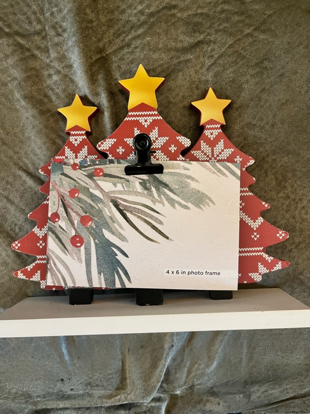 New View Holiday Tree Trio 4x6 Photo Frame with Stars - Red & Yellow